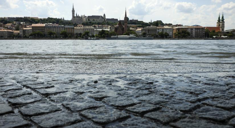 Nyolc méter körül tetőzhet a Duna Budapestnél