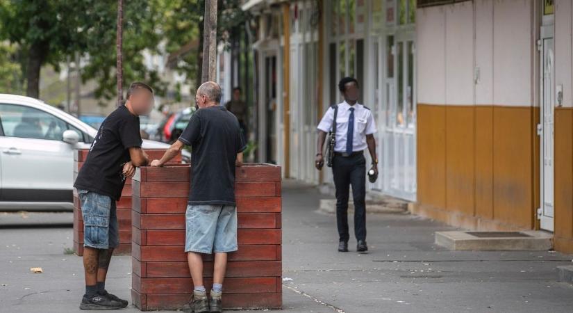 Szélmalomharcot vív Debrecen a Víztorony utcában