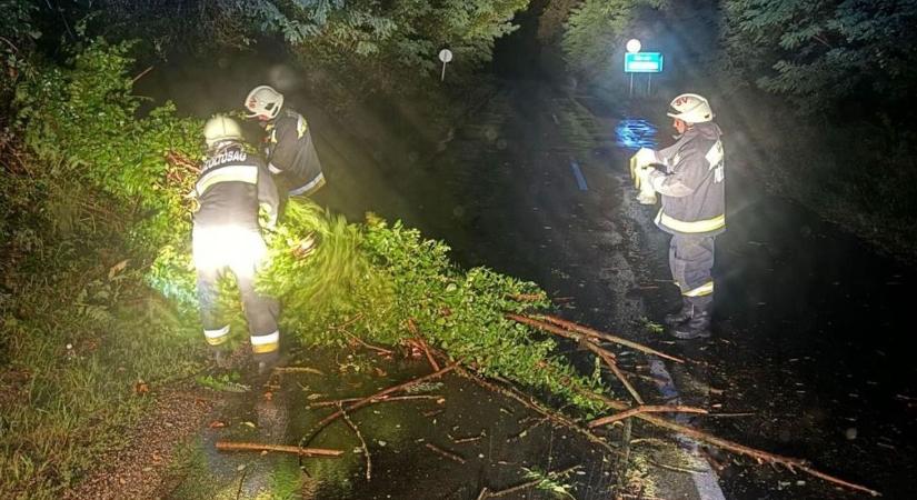 Intenzív vihar: több mint száz helyszínen avatkoztak be a tűzoltók a nyugati vármegyékben