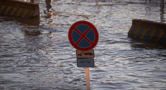 Budapesten hétfőtől lezárják a rakpartot az áradó Duna miatt