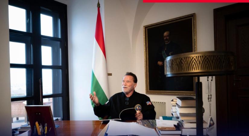 Schwarzenegger beült Orbán székébe