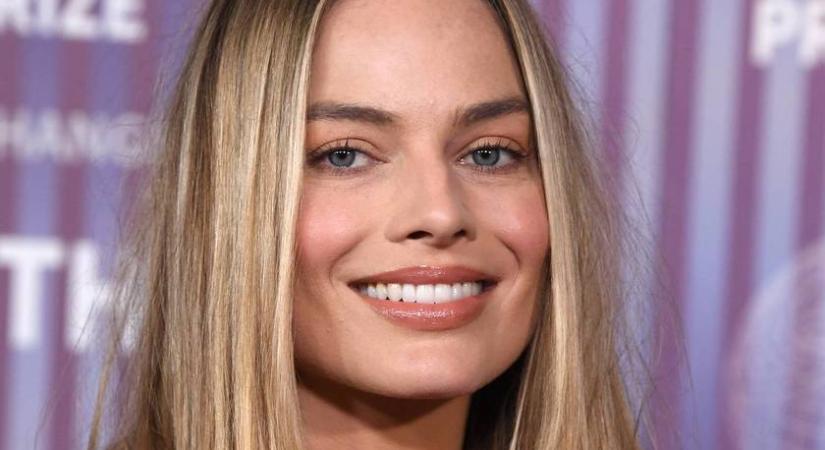 Margot Robbie a plasztikái előtt: szinte rá sem lehet ismerni a gyönyörű színésznőre