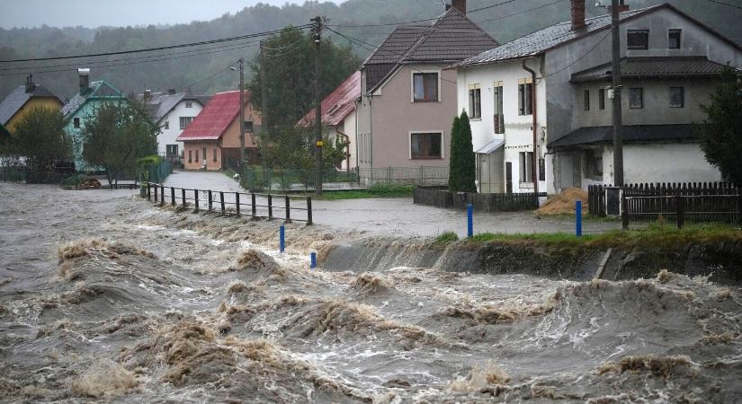 Brutális árvizek sújtják Közép-Európát, mindenütt szakad az eső