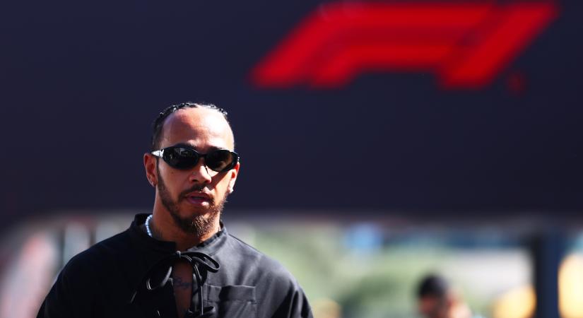 F1: Megbüntették Hamiltont az azeri rajt előtt