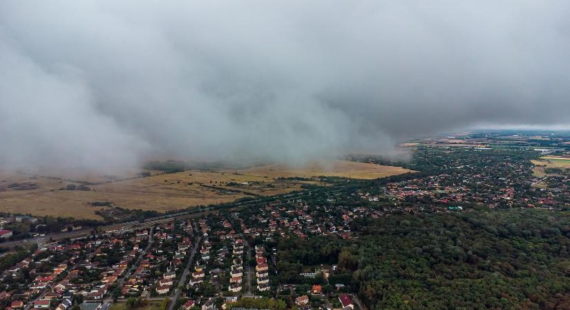 Nap képe: ciklon úszik be a Kertváros fölé