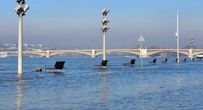 850 centi felett tetőzhet Budapesten a Duna