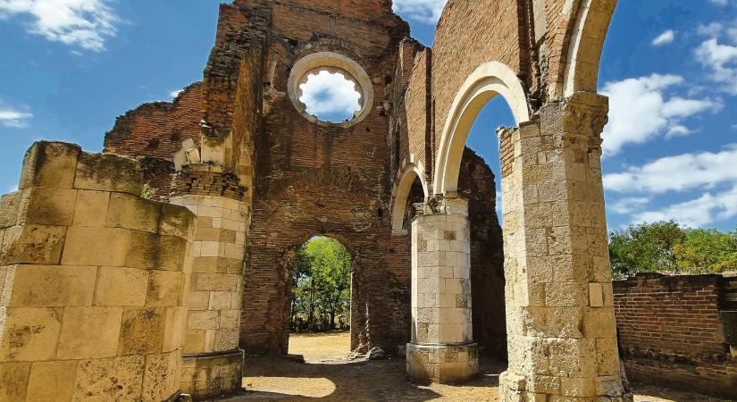 Évszázadok óta hiába várják, hogy egy igaz ember újjáépítse a magyarok templomát