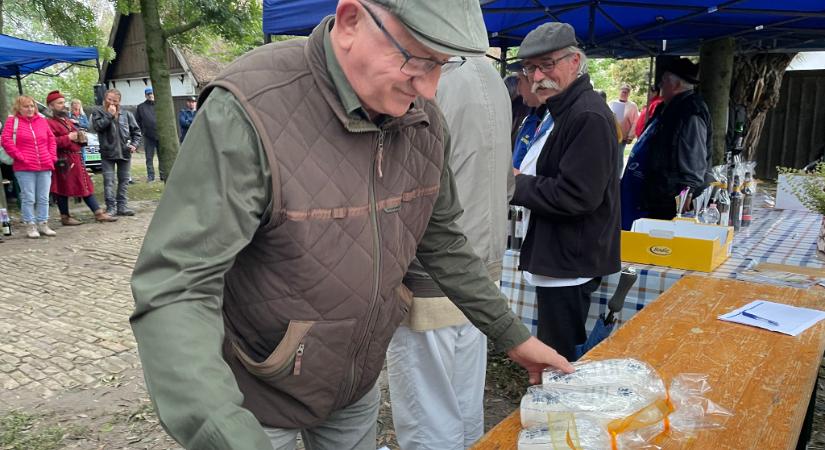 Öt első helyezett is lett a vásárhelyi Butellás Pálinkamustrán