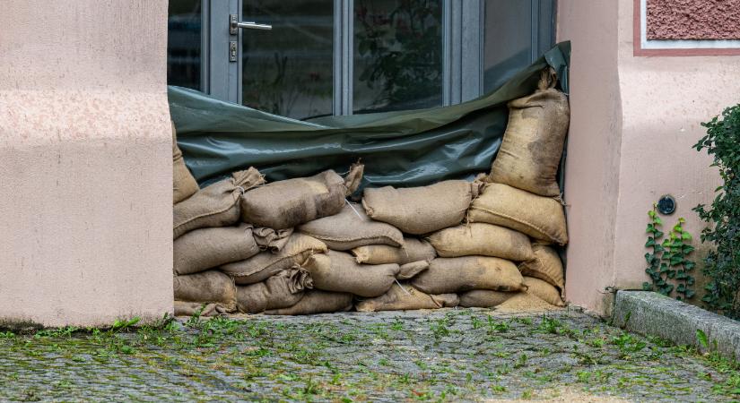 Több mint félezer vízügyi szakembert vezényeltek át az áradással fenyegetett területekre