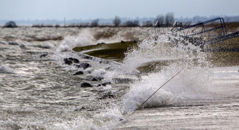 Orkán erejű széllökések a Balatonon