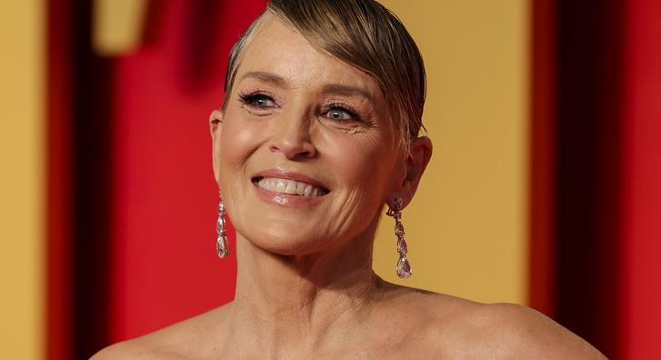 Sharon Stone az edzéséről mutatott videót, de a bikinije elterelte a figyelmet