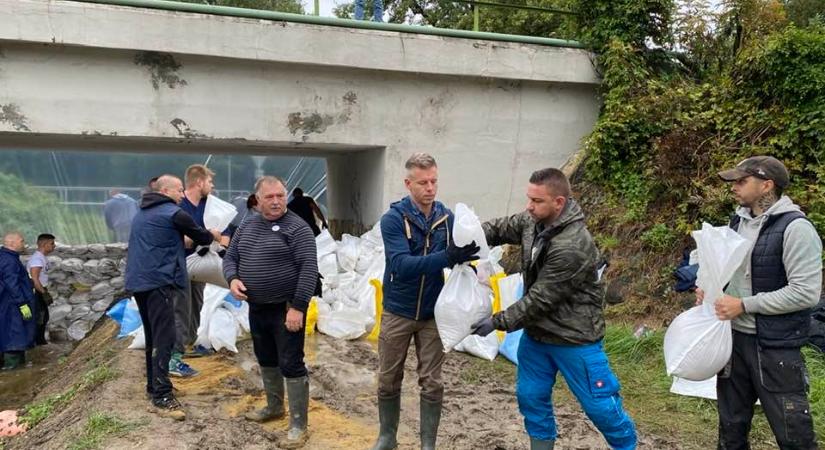 A fővárosi árvíz mozgósította a magyar közszereplőket