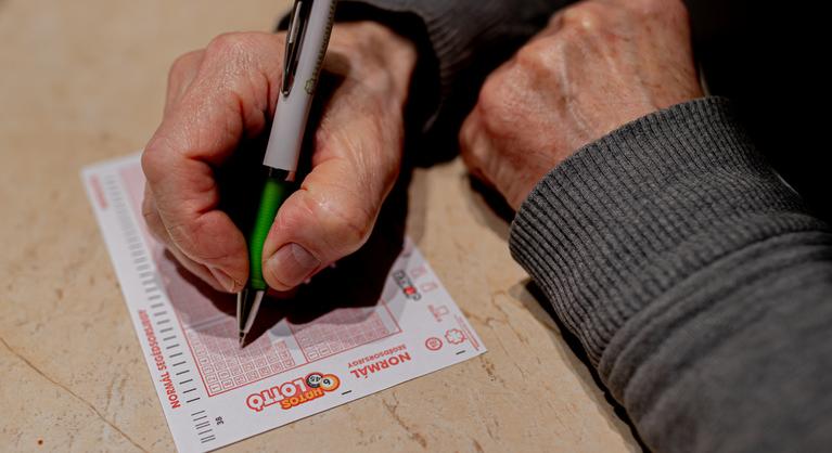 Kihúzták a hatos lottó számait, így alakultak a nyeremények