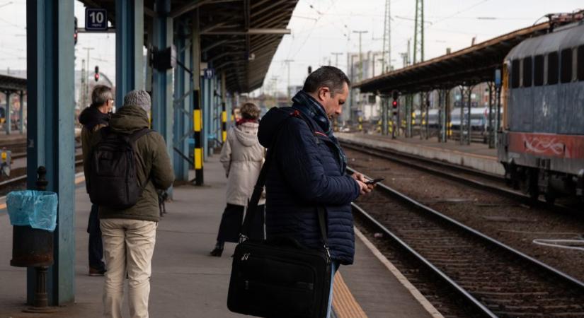 Leállt a vasúti közlekedés Ausztria felé