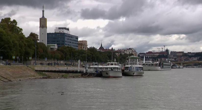 Óráról órára emelkedik a vízszint, hétfőtől harmadfokú árvízvédelmi készültség lép életbe  videó