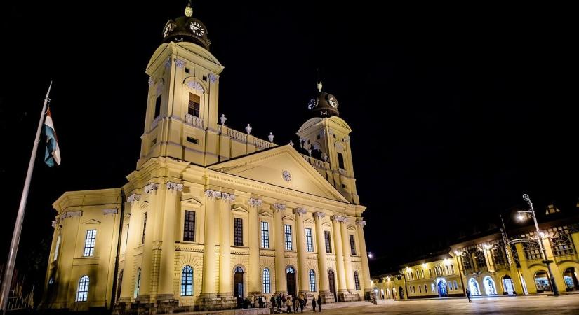 Kitárták kapuikat a debreceni templomok