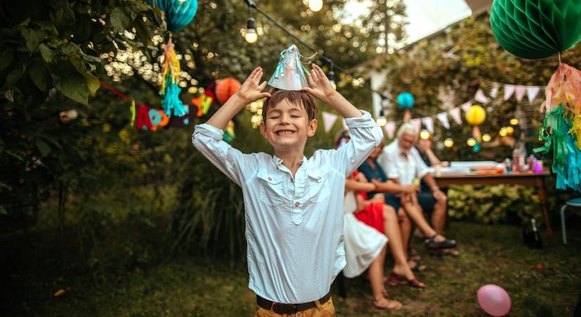 Nem elég az ajándék, újabban belépőt is szednek a szülinapi zsúrokra