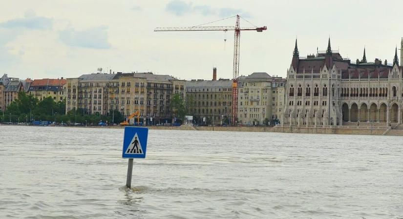 Egymillió homokzsákkal készül Budapest