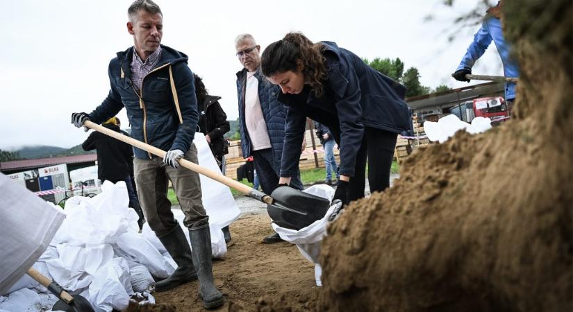 Árvízvédelem: Magyar Péter hiányolja a katonákat