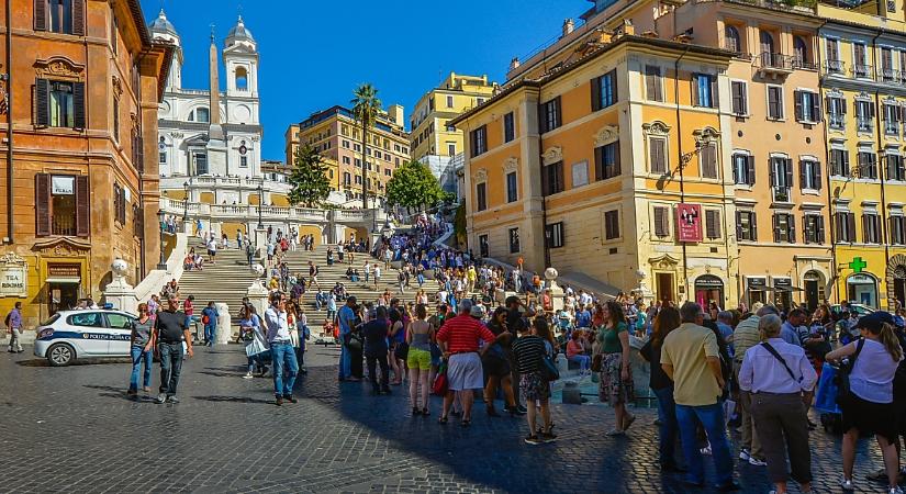 Rómában újabb korlátozásokat vezetnek be a tömegturizmussal szemben