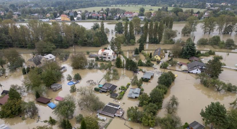 Az árvíz miatt jelentős vasúti korlátozások léptek életbe Csehországban is