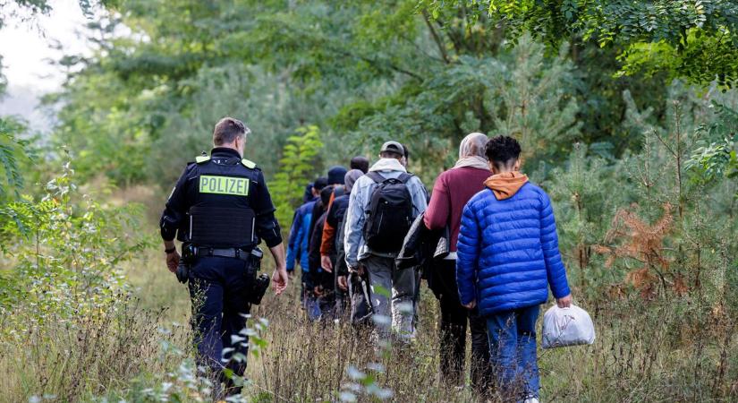 Harmincezer afgán migráns indulhat vissza Görögországba német tervek szerint