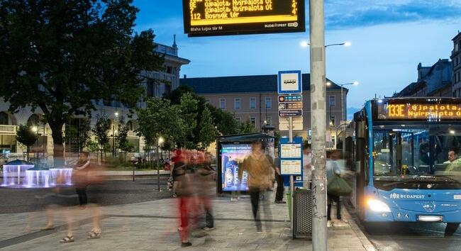 A közösségi közlekedést népszerűsítő kampányt indított a BKK, a Volánbusz és a MÁV-START