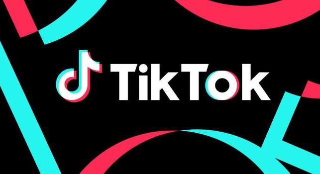 Tele lett a TikTok Hitler és Goebbels beszédeivel