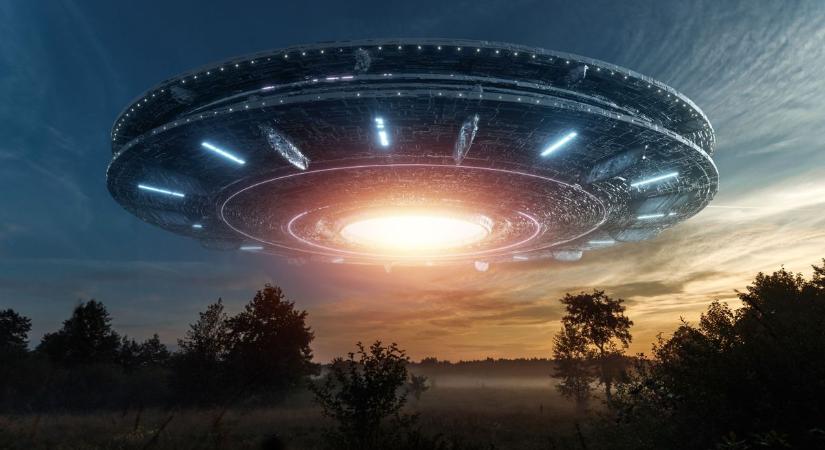 Eljöttek a Földre az UFO-k, lebegő űrhajók jelentek meg a gazda előtt