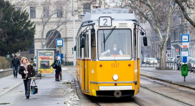 BKK: az árvíz miatt keddtől korlátozzák a 2-es villamos vonalát