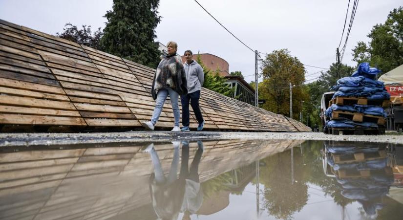 Folyamatosan változnak az árvízi adatok, a Dunán és a Lajtán harmadfokú készültség van érvényben