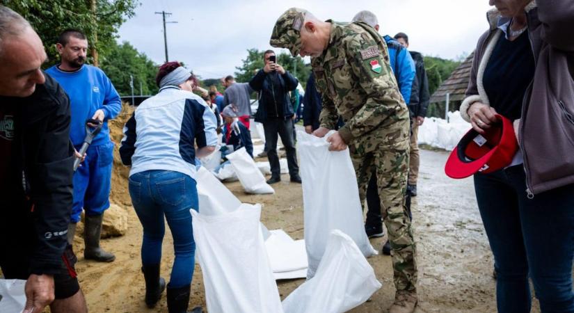 Szalay-Bobrovniczky Kristóf: Szégyenletes, hogy az ellenzék Facebook-vitéze a Magyar Honvédség ellen hergel