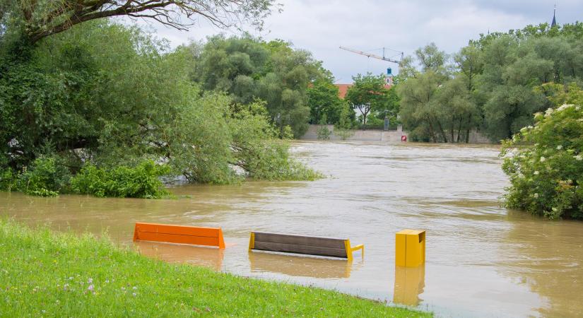 Itt már a nyaralók is víz alatt Magyarországon: megszólalt egy helyi lakos az áradásról