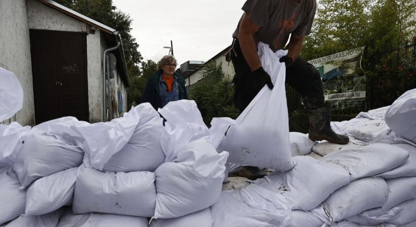 Annyi katona megy a gátra, amennyi csak kell