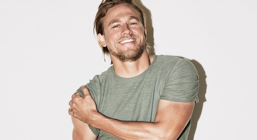 Charlie Hunnam lesz a következő sorozatgyilkos