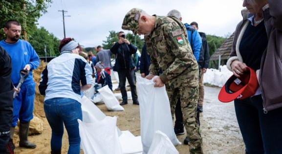 Szalay-Bobrovniczky Kristóf Magyar Péternek: „Ami sok, az sok, elég a kisstílű hazudozásból!”