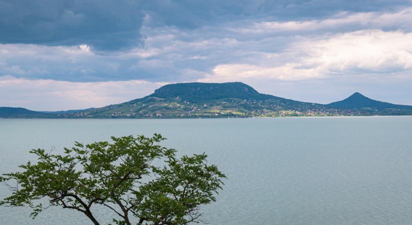 Tombolt a vihar Balatonnál: alaposan kibillent a tó medre