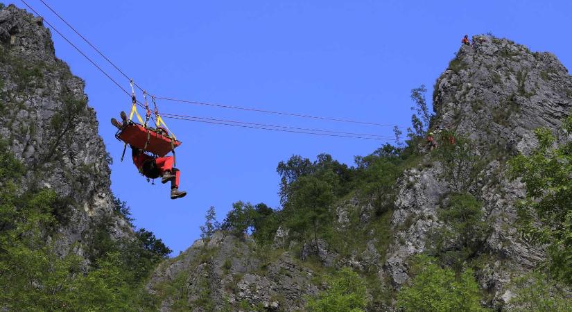 Holtan találtak egy férfit a hegyekben