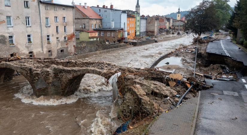 Nagy erőkkel küzdenek az ár ellen Lengyelország délnyugati részén