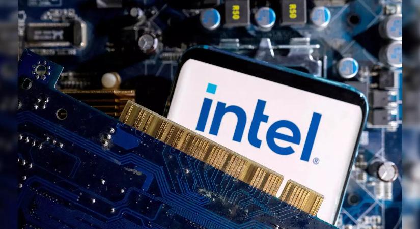 Az Amazonnak gyárt AI-chipeket az Intel, leállnak a gyárépítések