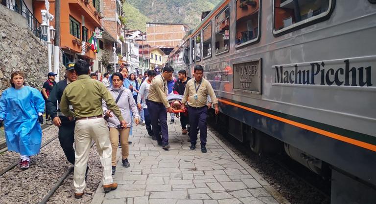 Hatalmas buszbaleset történt Peruban, rengeteg turista sérült meg