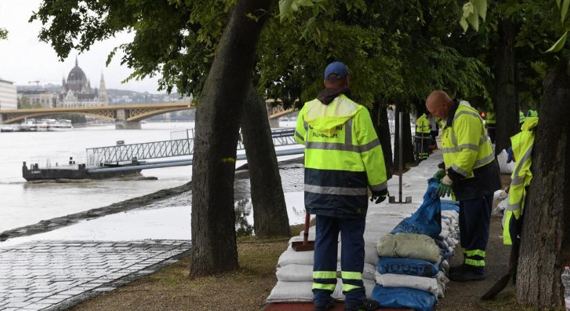 A Margitszigetet lezárták az árvíz miatt, de legalább újabb eső nem érkezik