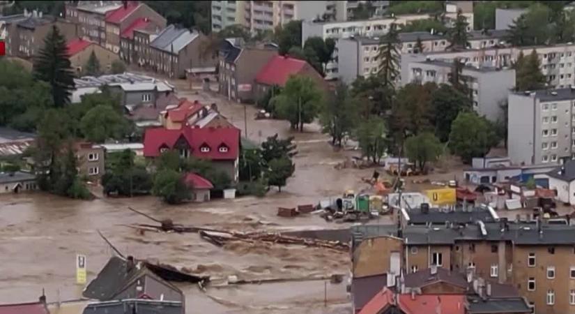 Ausztriában, Csehországban, Lengyelországban és Romániában is vannak már halálos áldozatai az extrém időjárásnak  videó