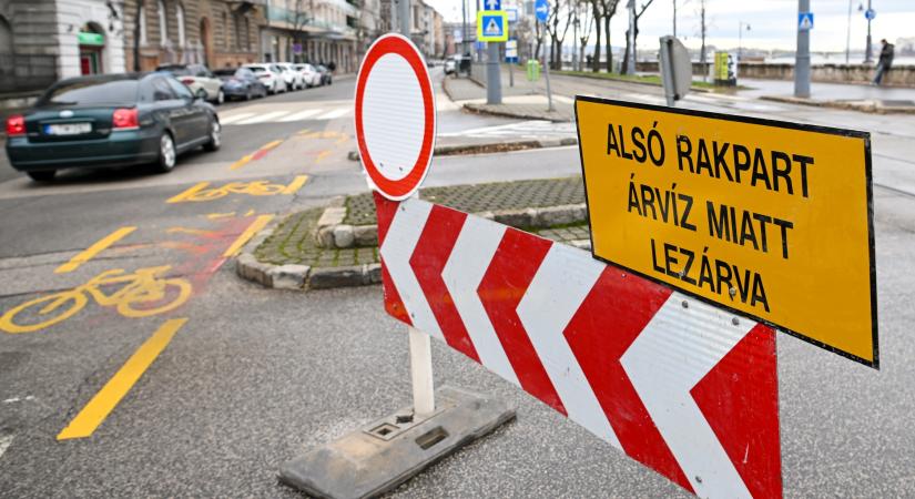 Több hazai utat is lezárnak az árvíz miatt