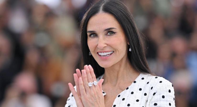 Demi Moore és három lánya egy képen: szinte már kísérteties, mennyire hasonlítanak egymásra