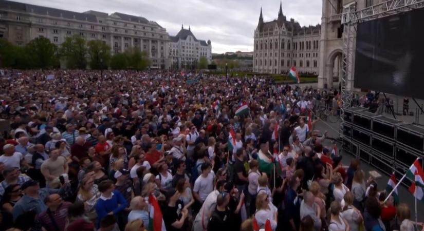 Elvonná, majd újraosztaná a települések iparűzési adóit a kormány