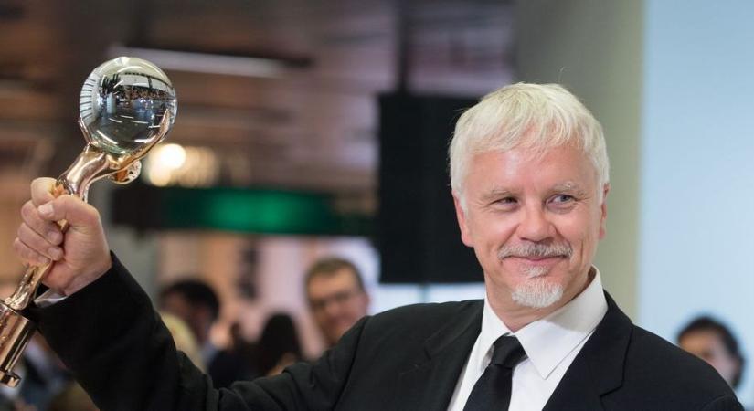 Az Oscar-díjas Tim Robbins felpezsdítette a debreceni színházi életet: Őszintének kell lenni!