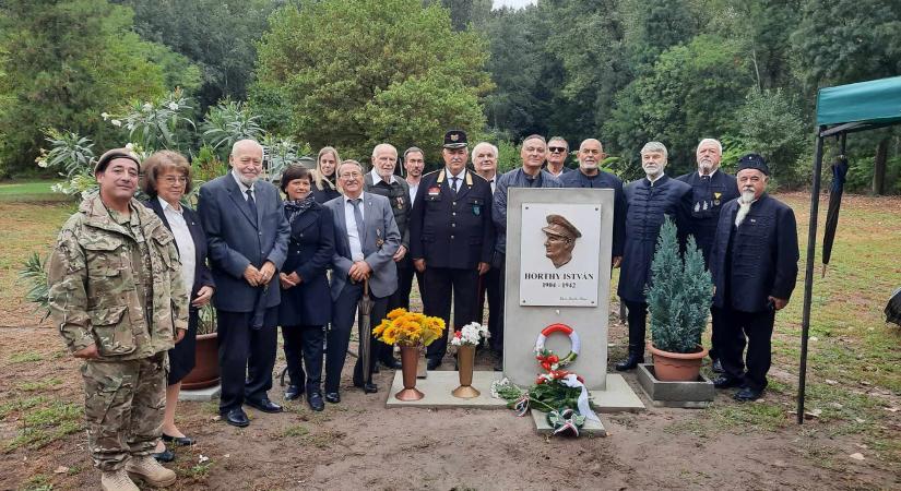 Horthy István emlékművet avattak Kiskunfélegyházán