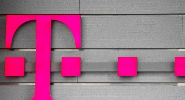 A Telekom díjmentes mobilnettel vagy beszélgetéssel segíti az árvíz elleni védekezést