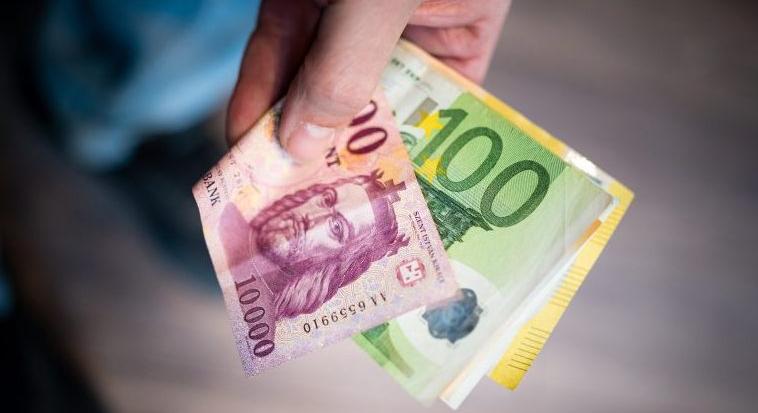 Felemás napot zárt a forint